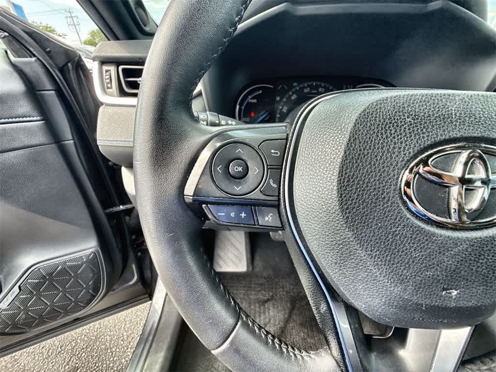 Thumbnail: 2021 Toyota RAV4 - 23