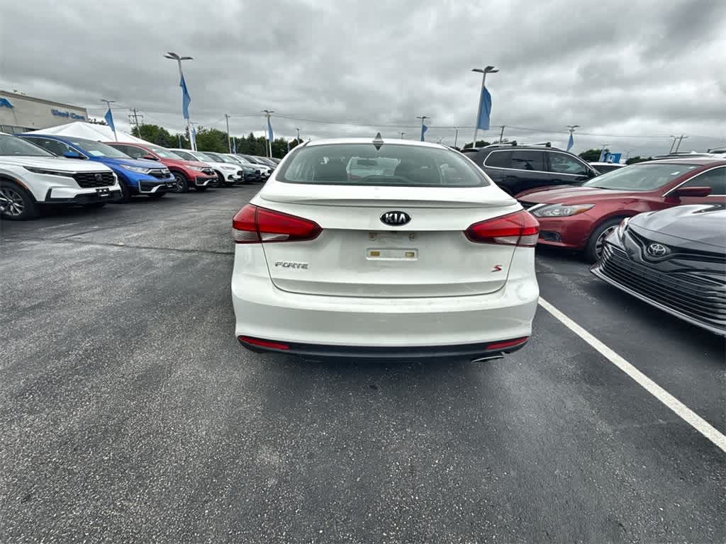 Thumbnail: 2017 Kia Forte - 5