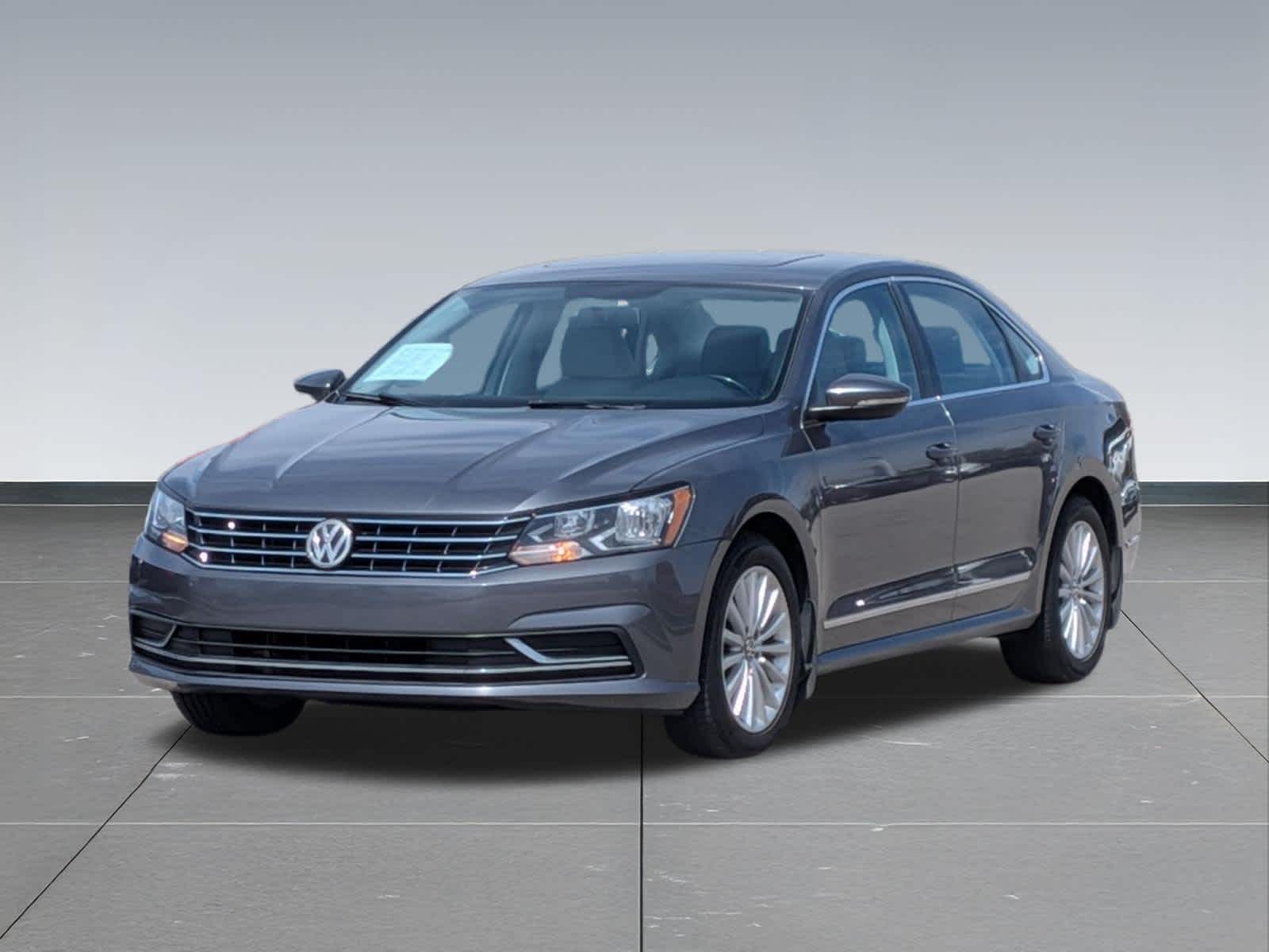 Thumbnail: 2016 Volkswagen Passat - 9