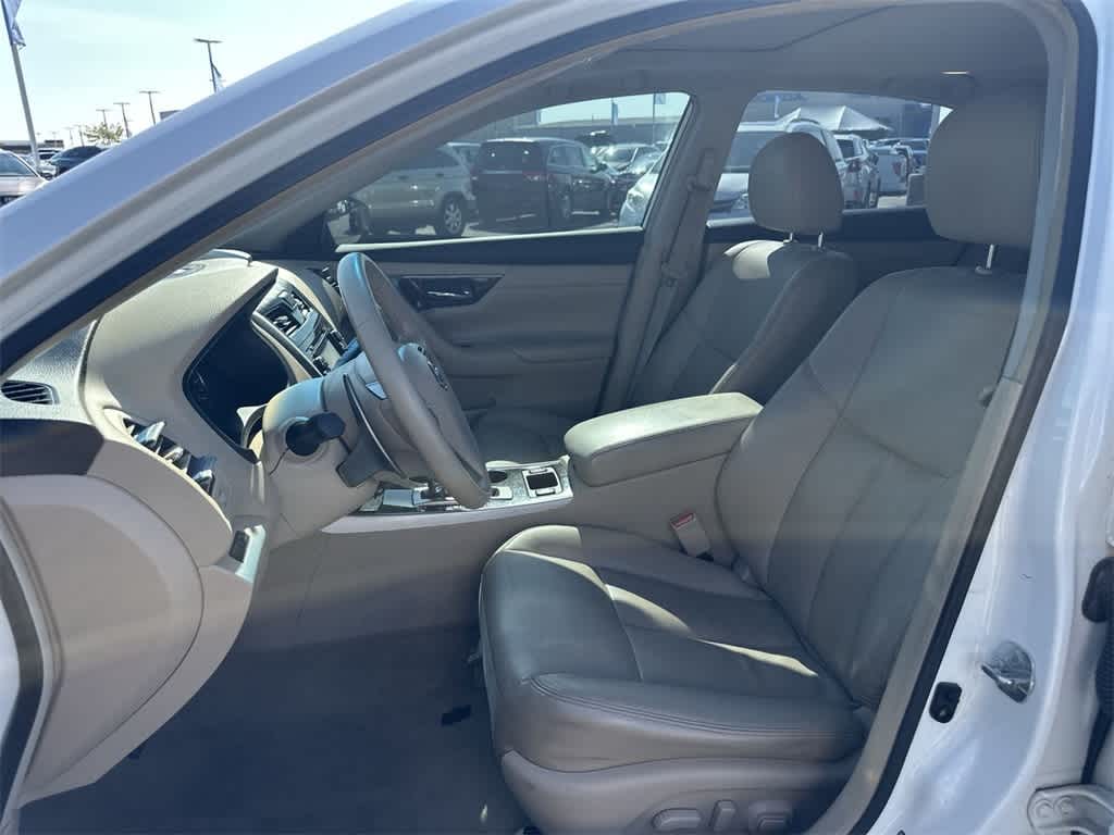 Thumbnail: 2013 Nissan Altima - 10