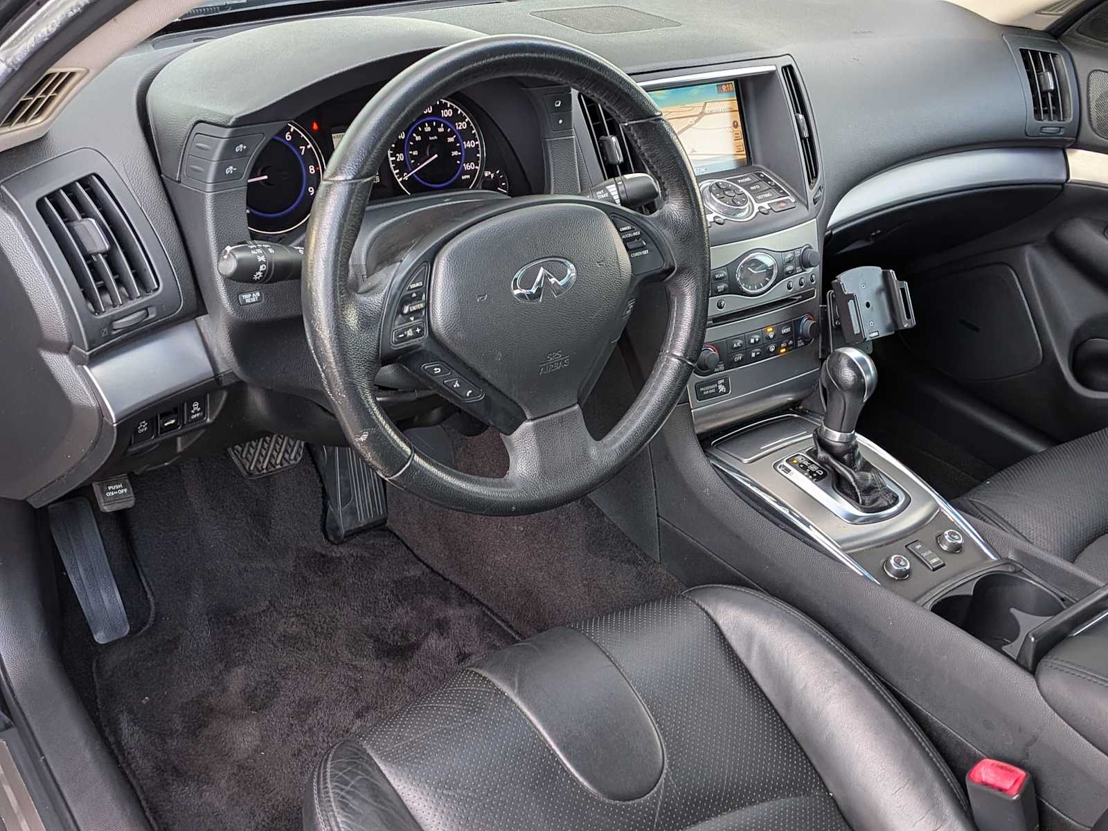 2011 Infiniti G37 photo 2