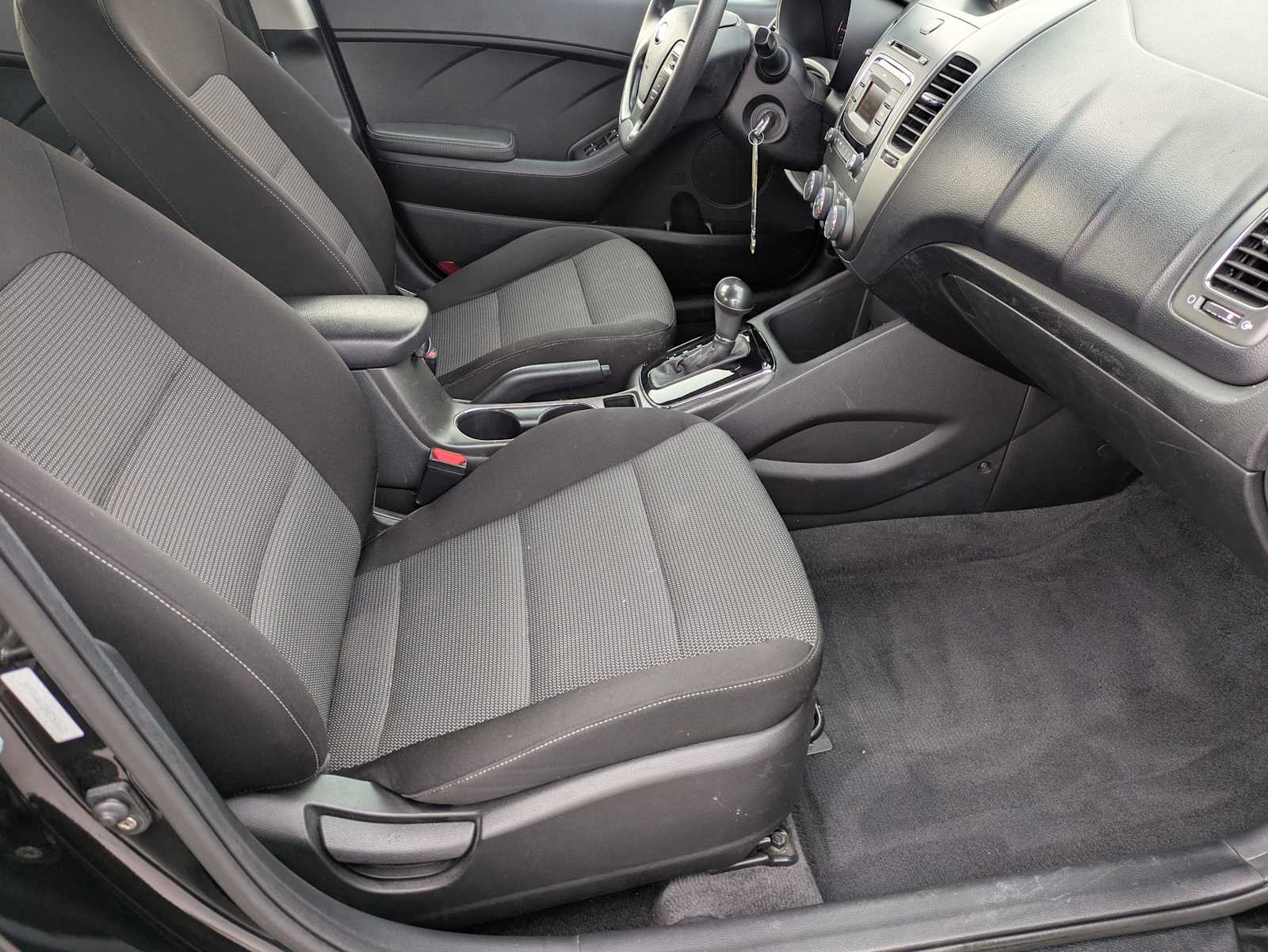 Thumbnail: 2017 Kia Forte - 21