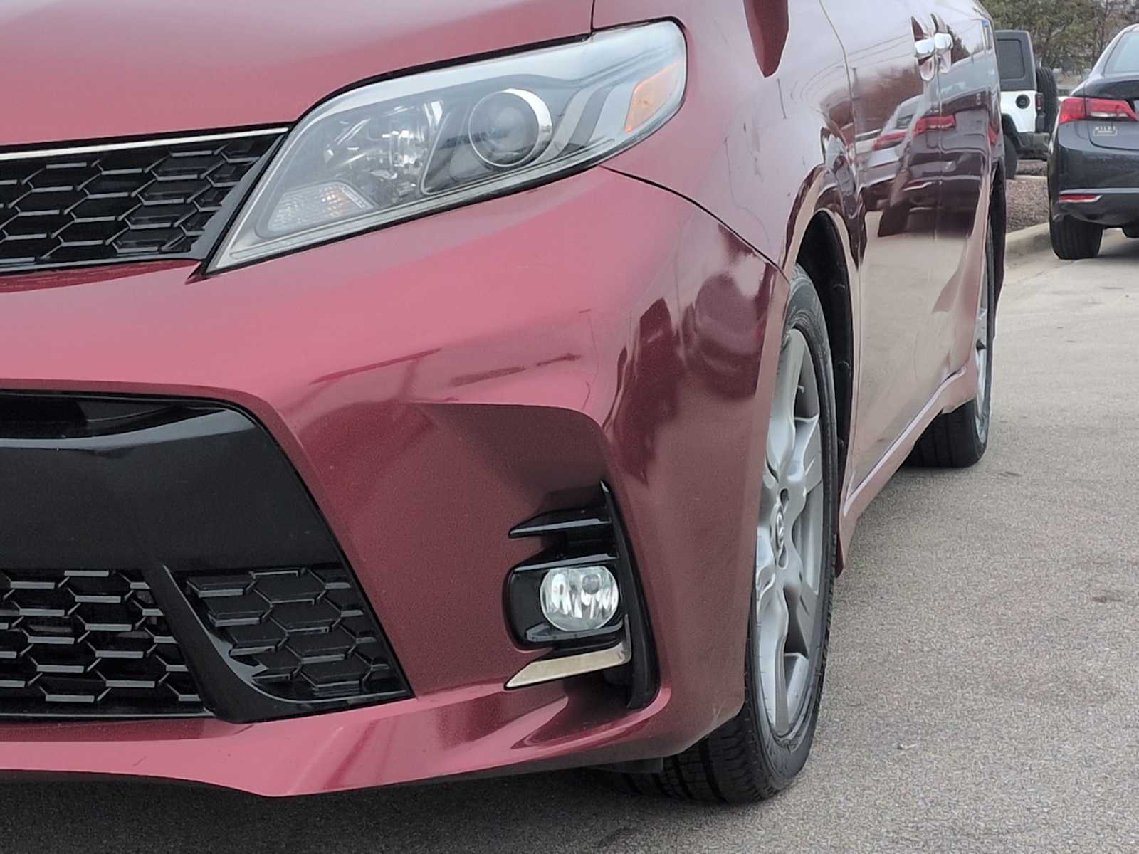 Thumbnail: 2018 Toyota Sienna - 10