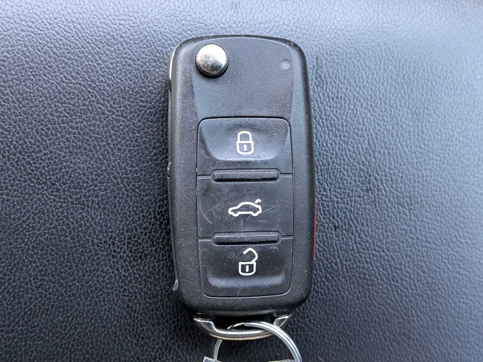 Thumbnail: 2016 Volkswagen Beetle - 28