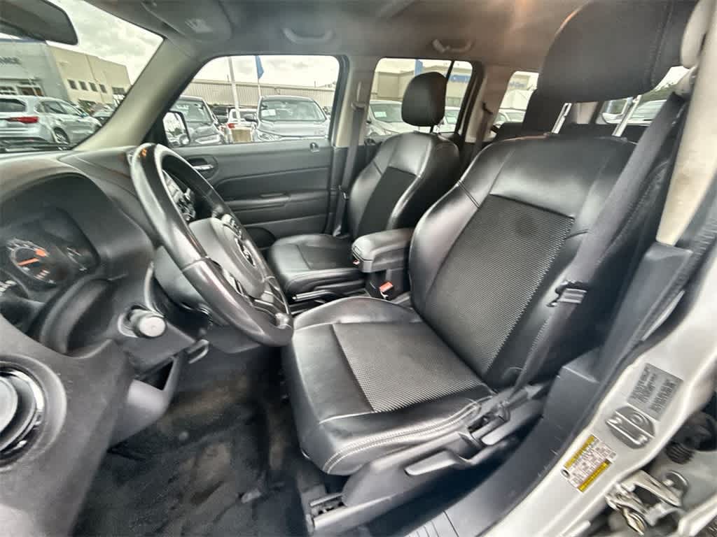 Thumbnail: 2016 Jeep Patriot - 15