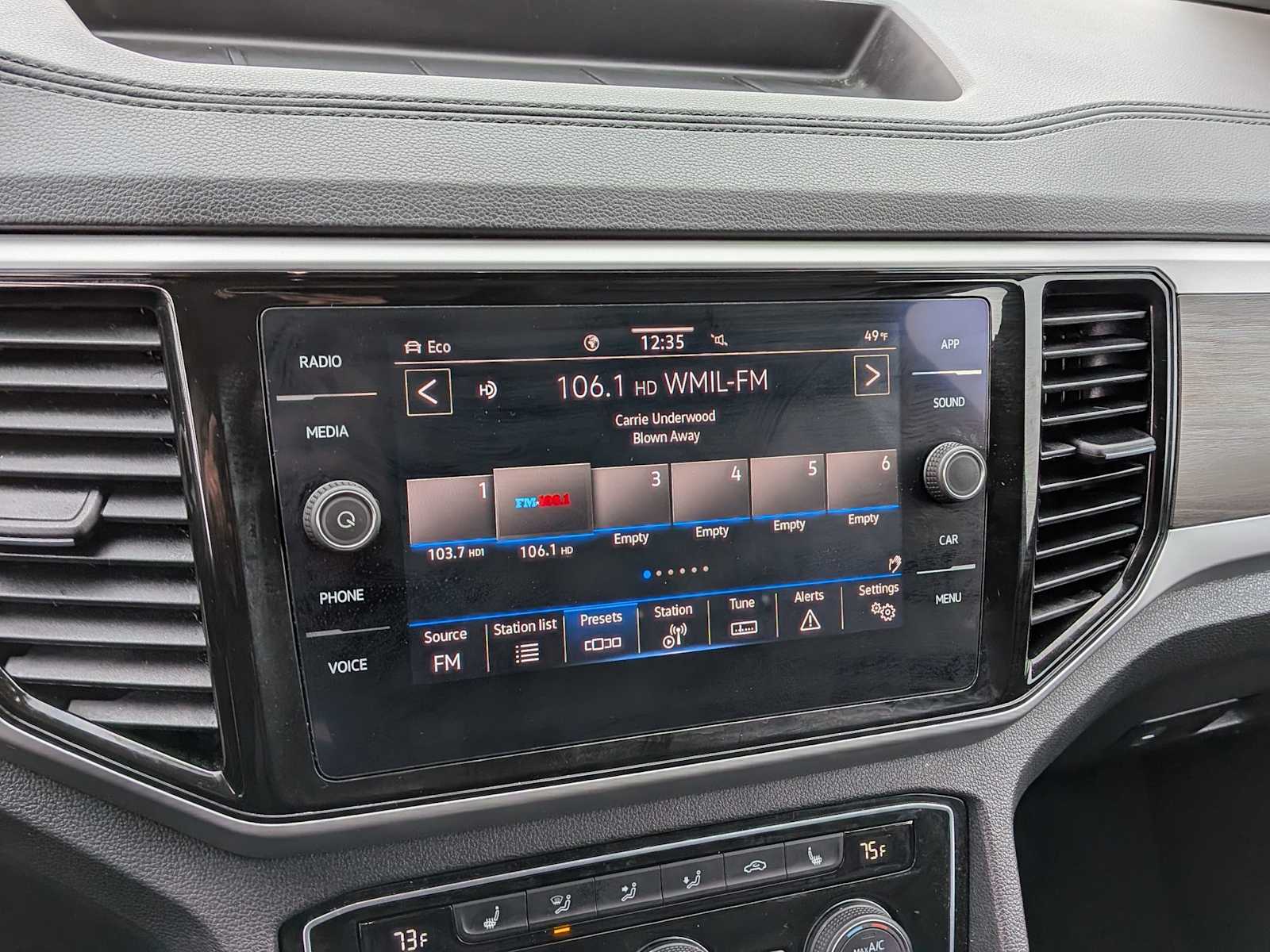 Thumbnail: 2022 Volkswagen Atlas - 26