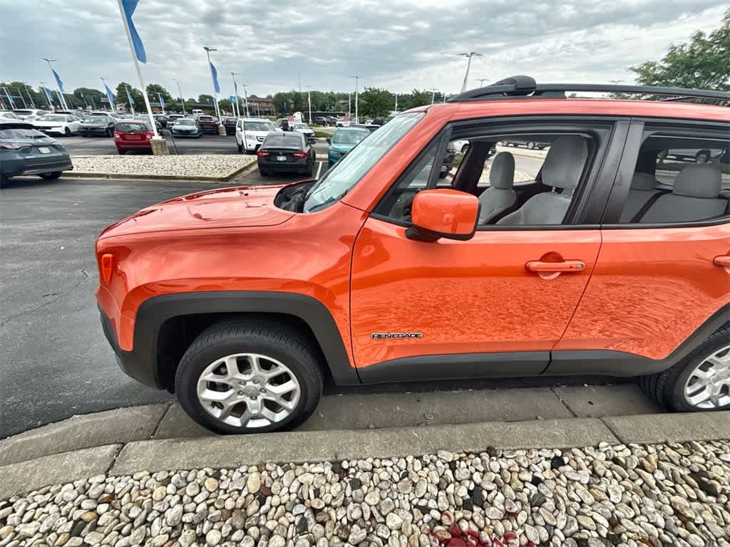 Thumbnail: 2017 Jeep Renegade - 3