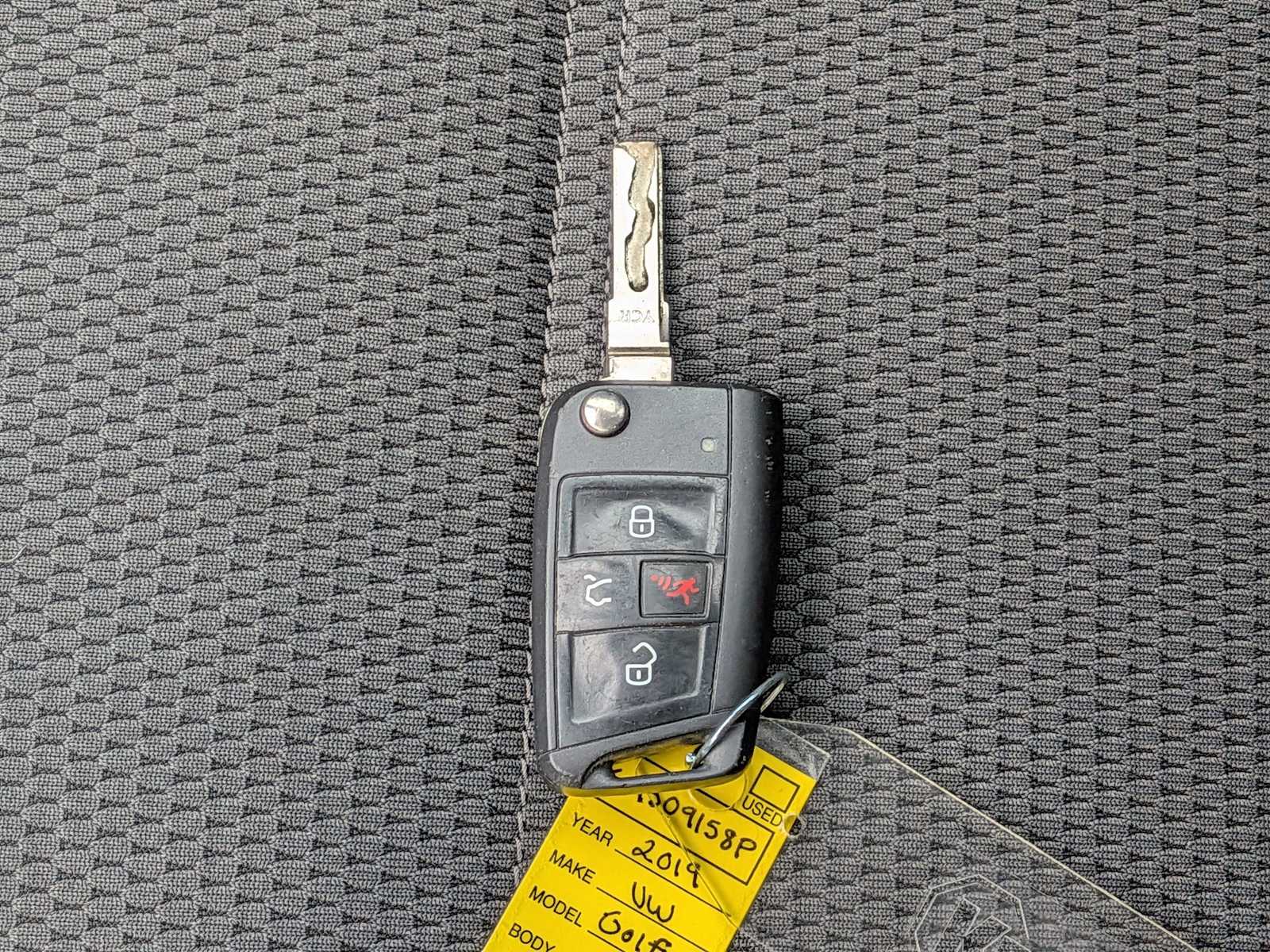 Thumbnail: 2019 Volkswagen e-Golf - 31