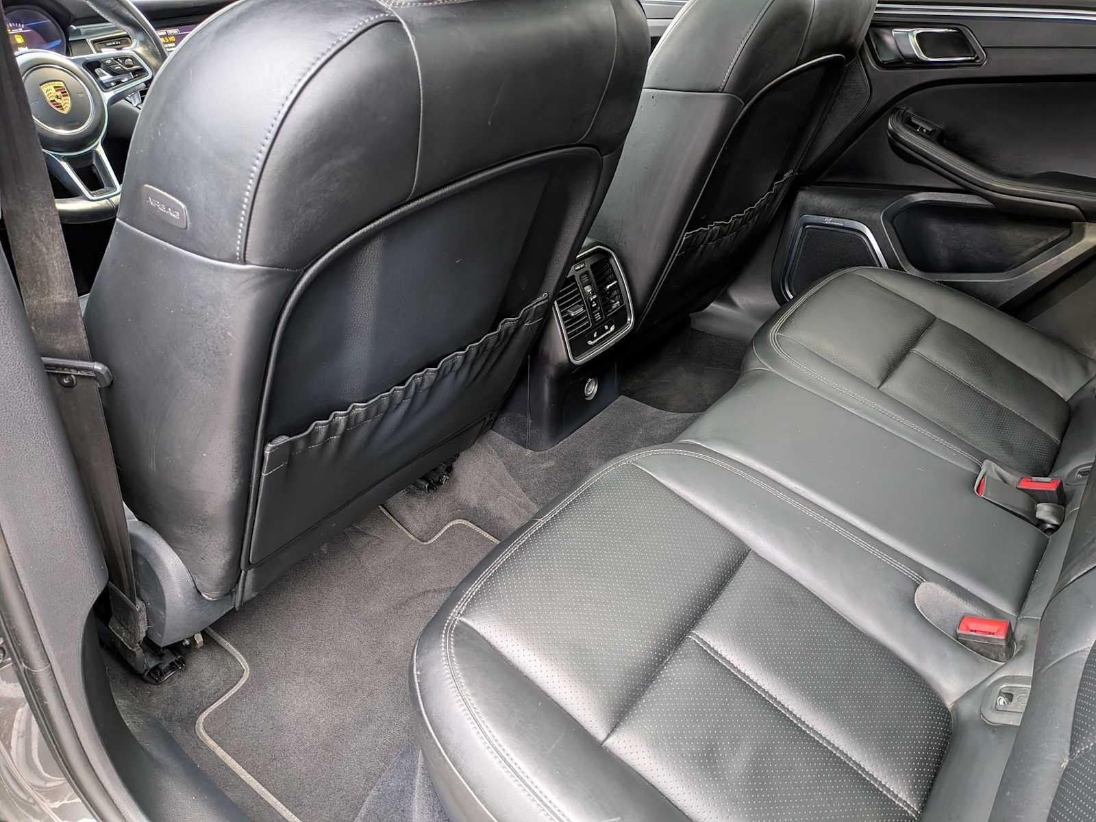 Thumbnail: 2016 Porsche Macan - 17