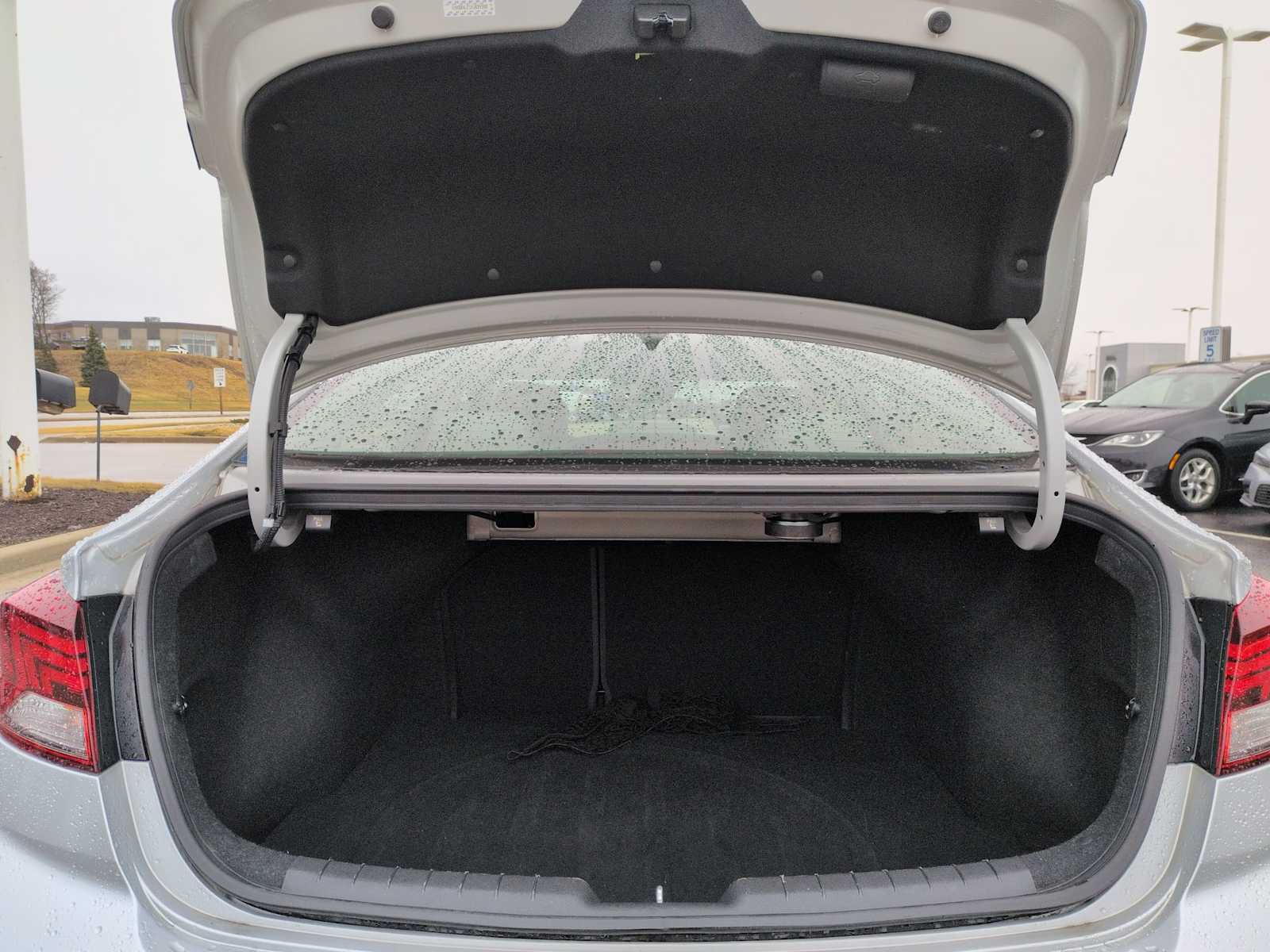 Thumbnail: 2019 Hyundai Elantra - 32