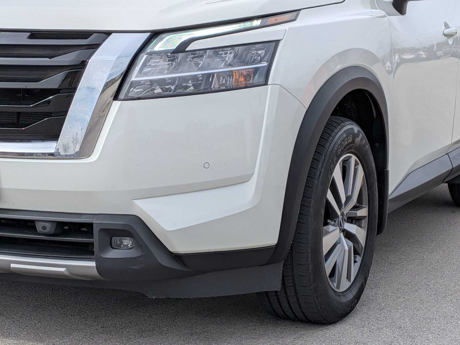 Thumbnail: 2023 Nissan Pathfinder - 10