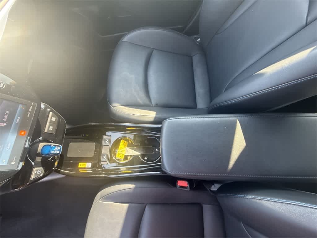 Thumbnail: 2019 Toyota Prius - 26