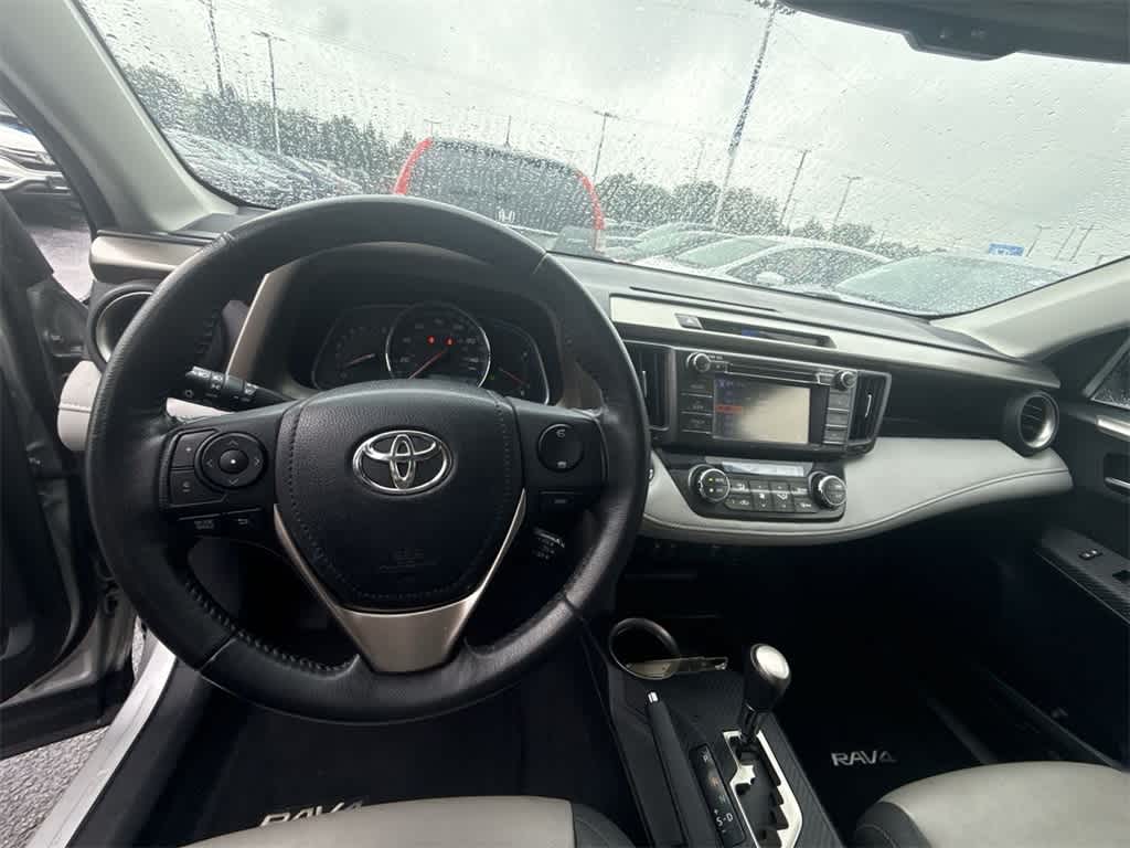 Thumbnail: 2013 Toyota RAV4 - 14