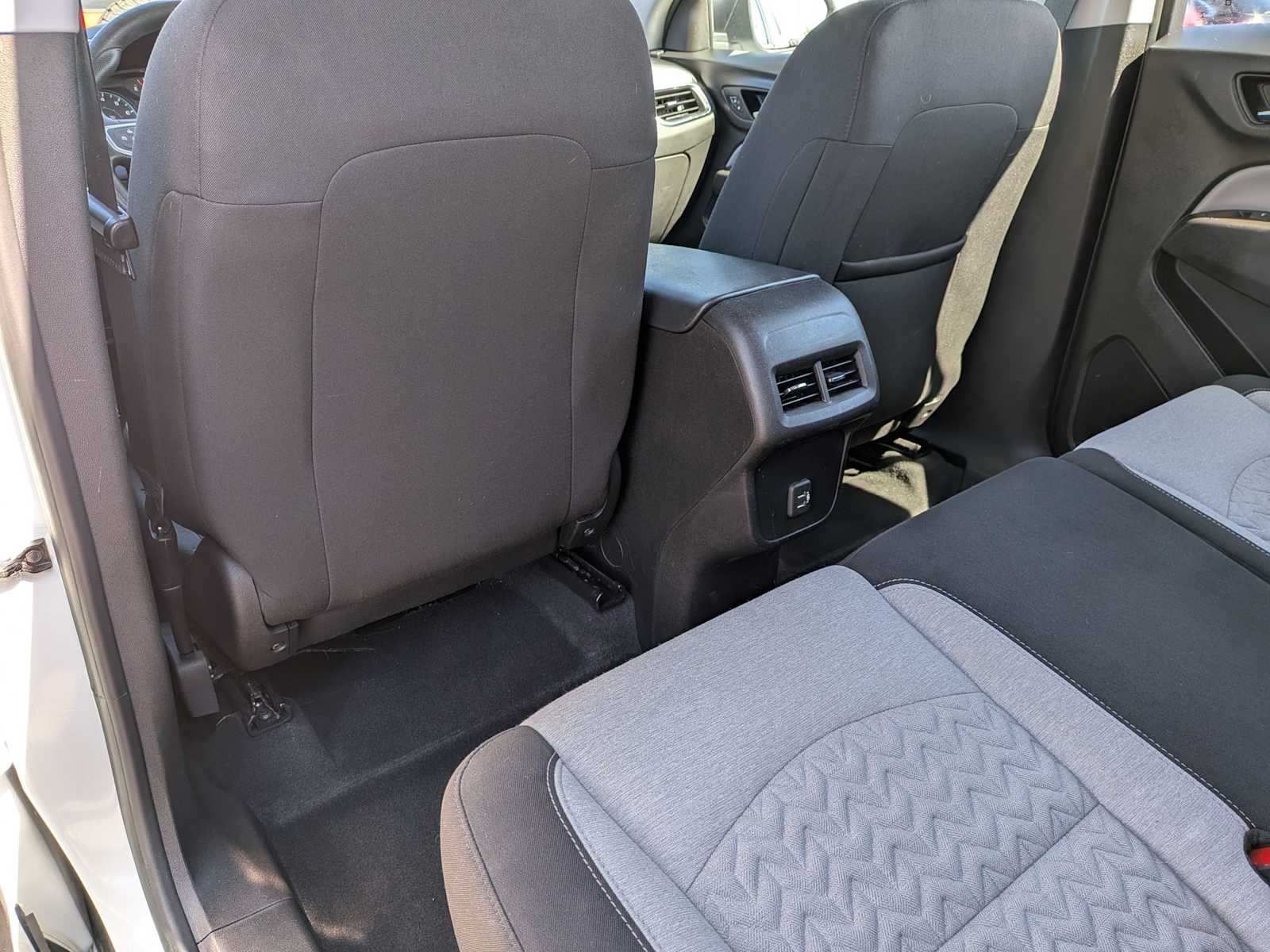 Thumbnail: 2022 Chevrolet Equinox - 15