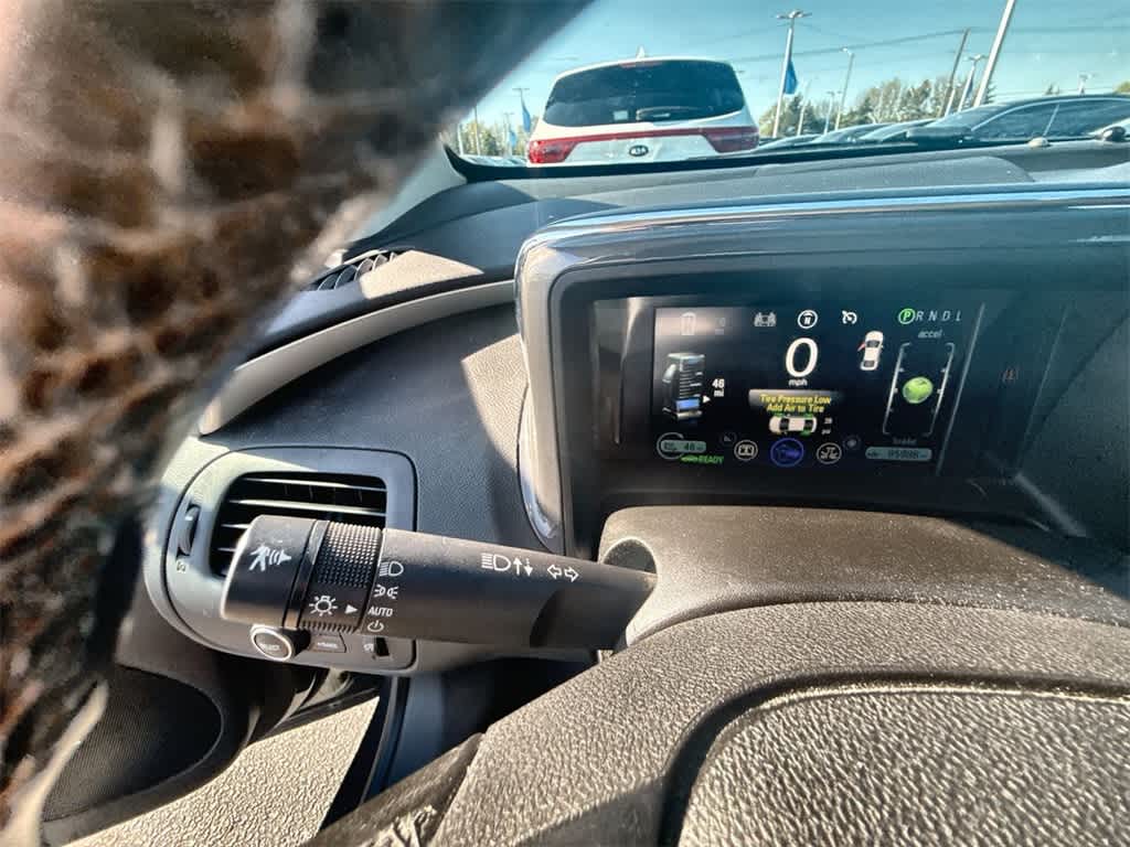 Thumbnail: 2013 Chevrolet Volt - 25