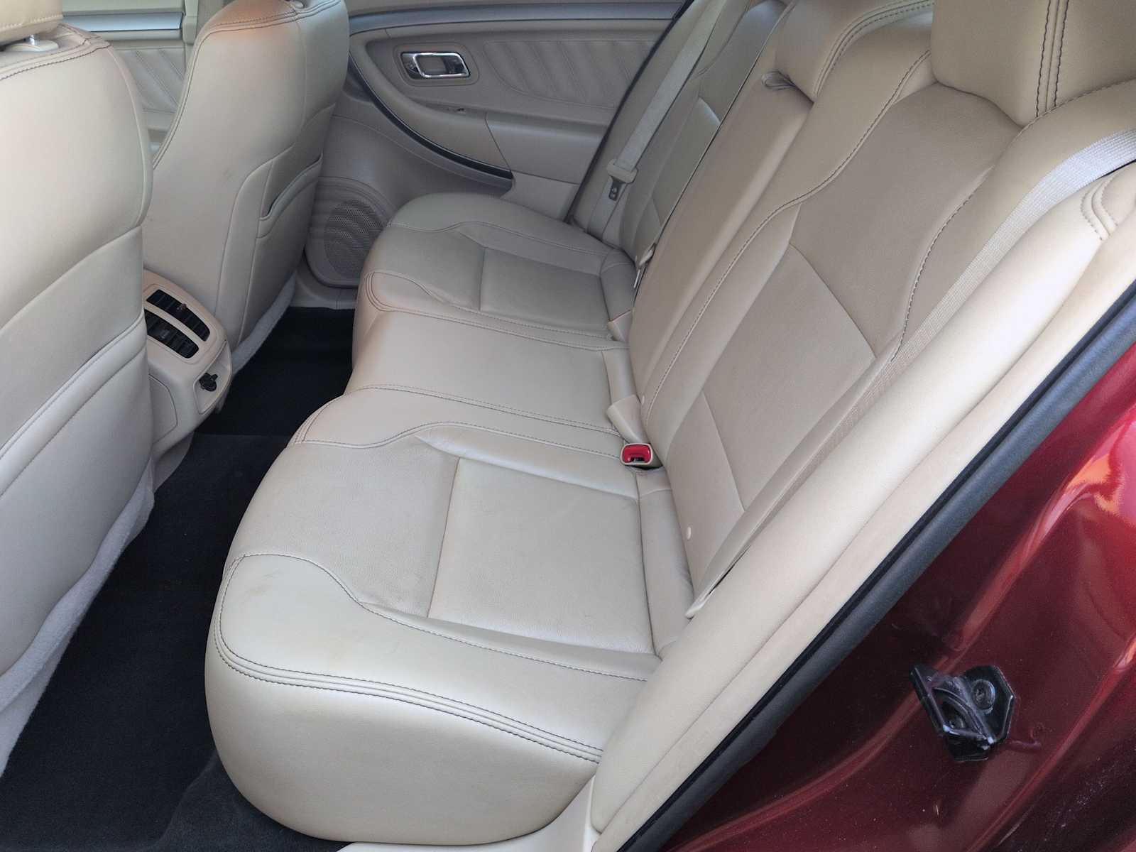 Thumbnail: 2014 Ford Taurus - 20