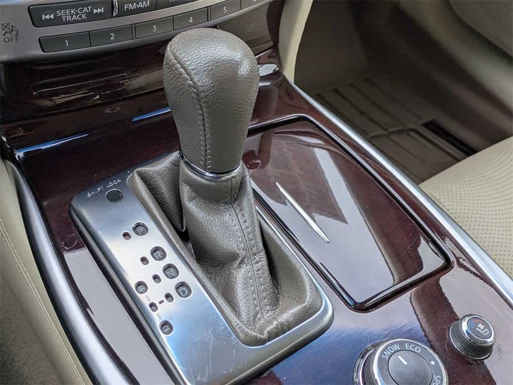 Thumbnail: 2016 INFINITI Q70 - 32