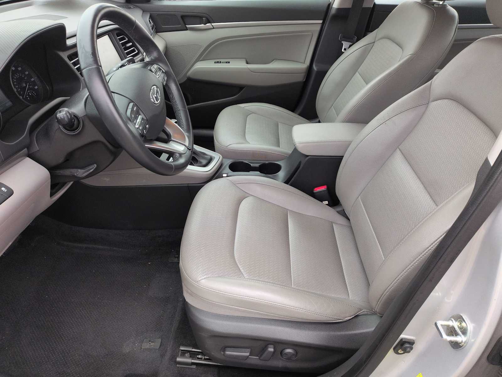 Thumbnail: 2019 Hyundai Elantra - 17