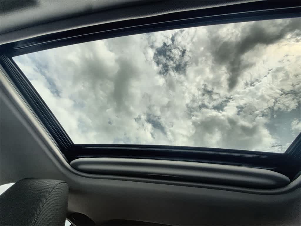 2021 Toyota RAV4 XLE 18
