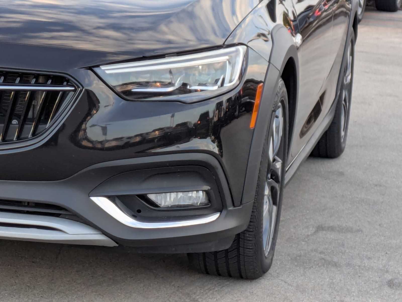 Thumbnail: 2018 Buick Regal - 10