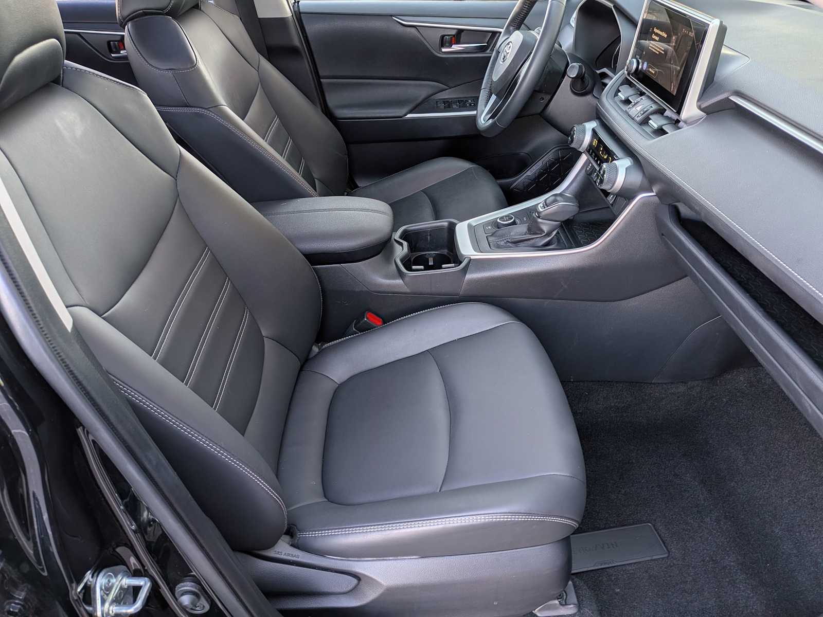 Thumbnail: 2023 Toyota RAV4 - 22