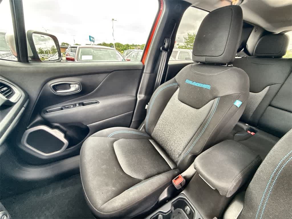 Thumbnail: 2021 Jeep Renegade - 22