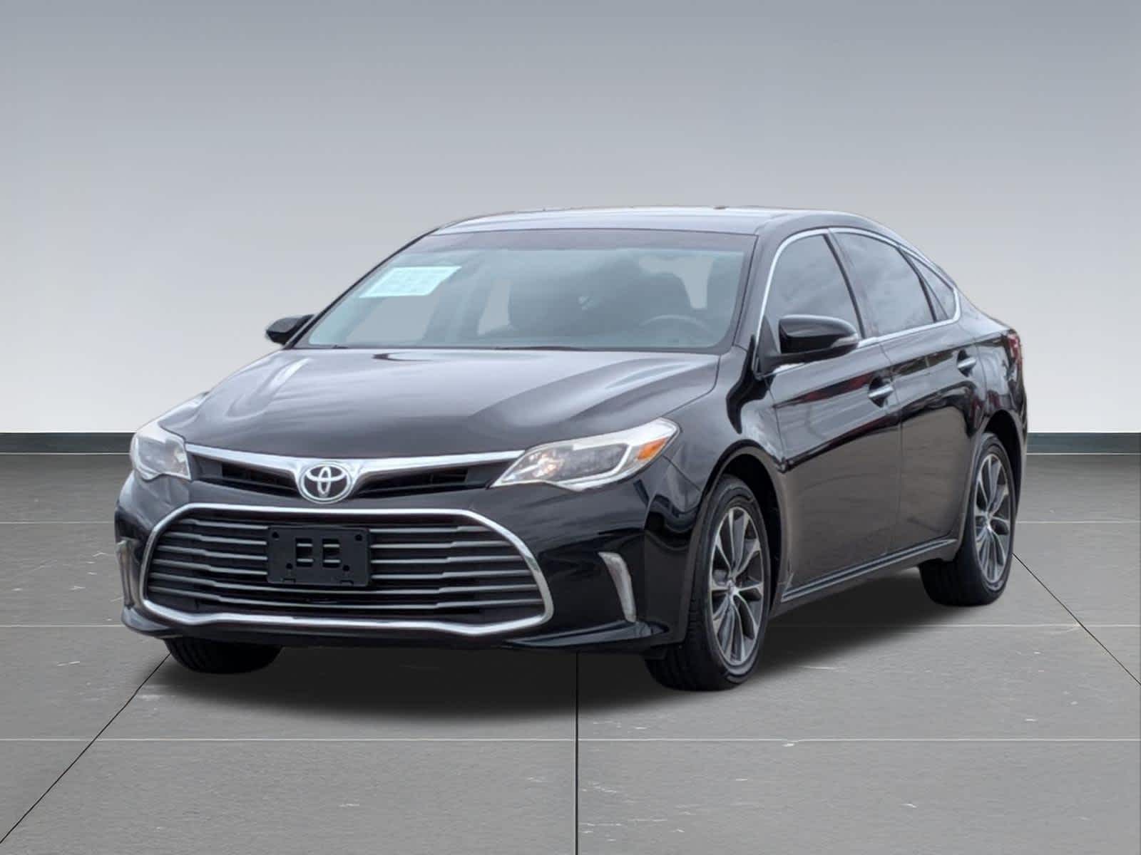 Thumbnail: 2016 Toyota Avalon - 10