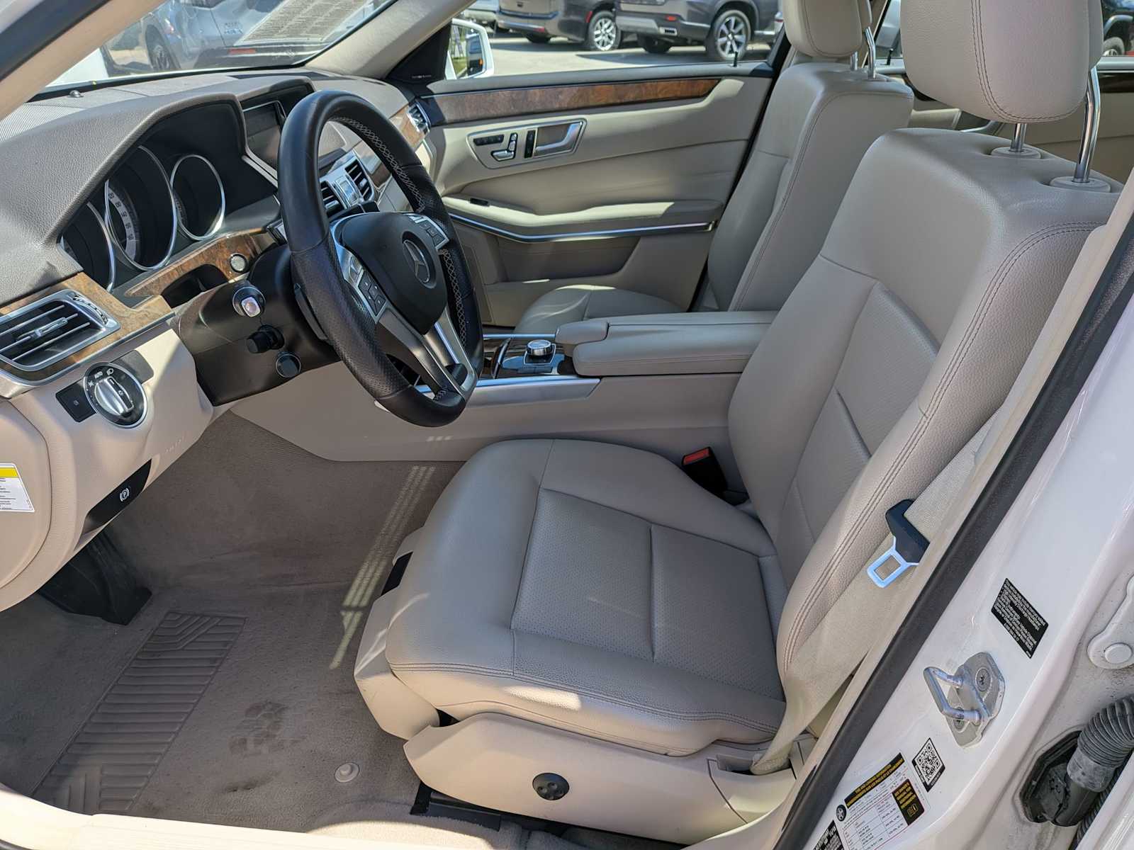 Thumbnail: 2014 Mercedes-Benz E-Class - 14