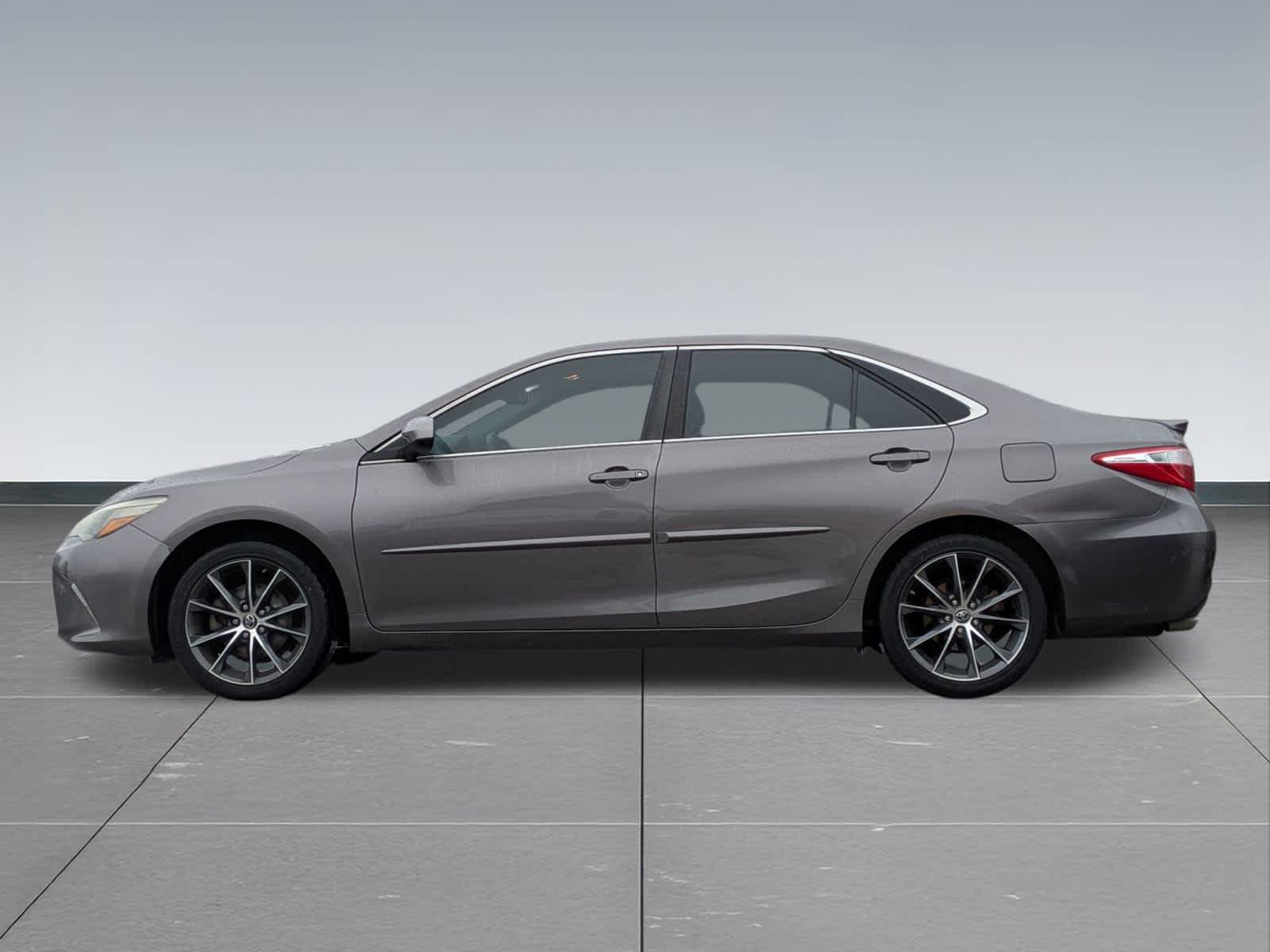 Thumbnail: 2015 Toyota Camry - 3