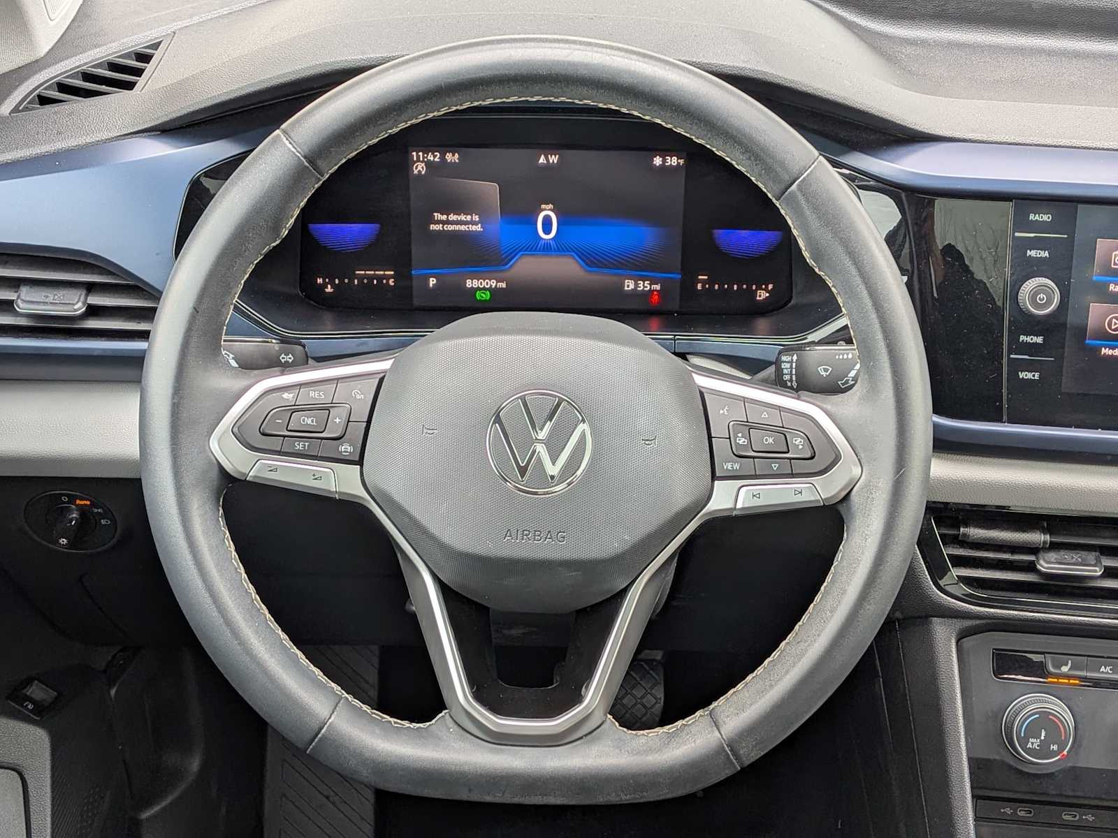 Thumbnail: 2022 Volkswagen Taos - 23