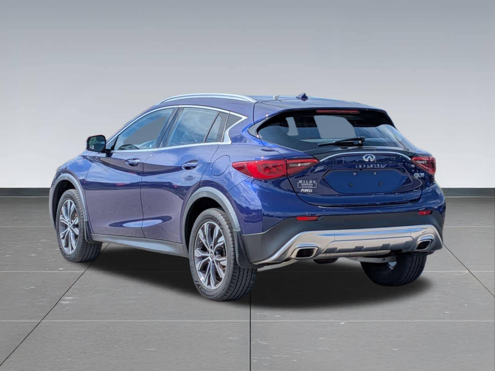 Thumbnail: 2018 INFINITI QX30 - 3