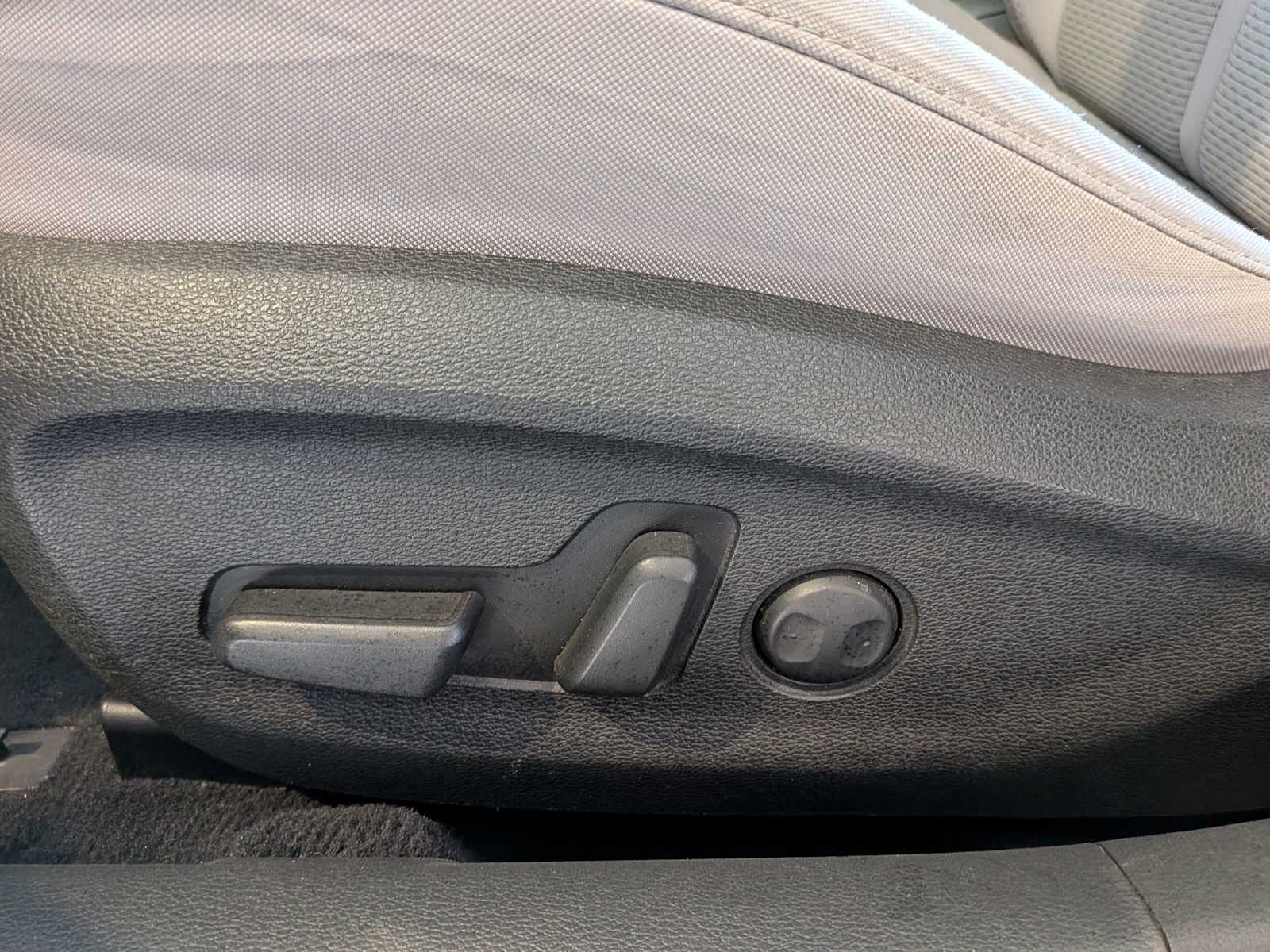 Thumbnail: 2016 Hyundai Sonata - 16