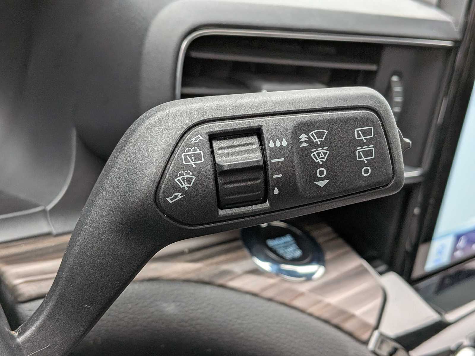 Thumbnail: 2023 Ford Explorer - 25