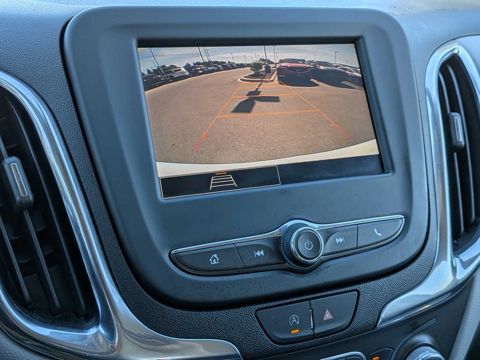Thumbnail: 2022 Chevrolet Equinox - 26