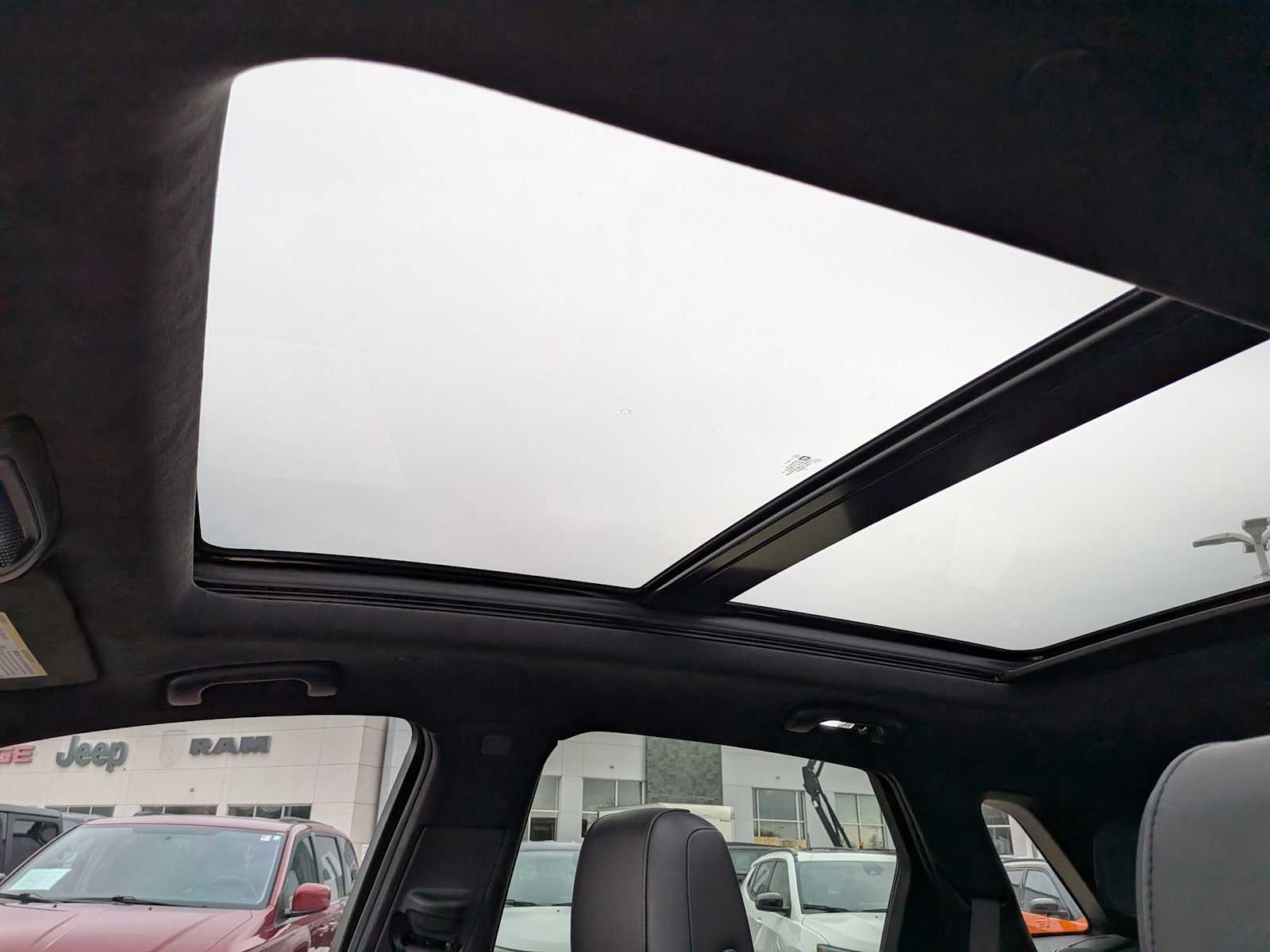 Thumbnail: 2017 Cadillac XT5 - 19