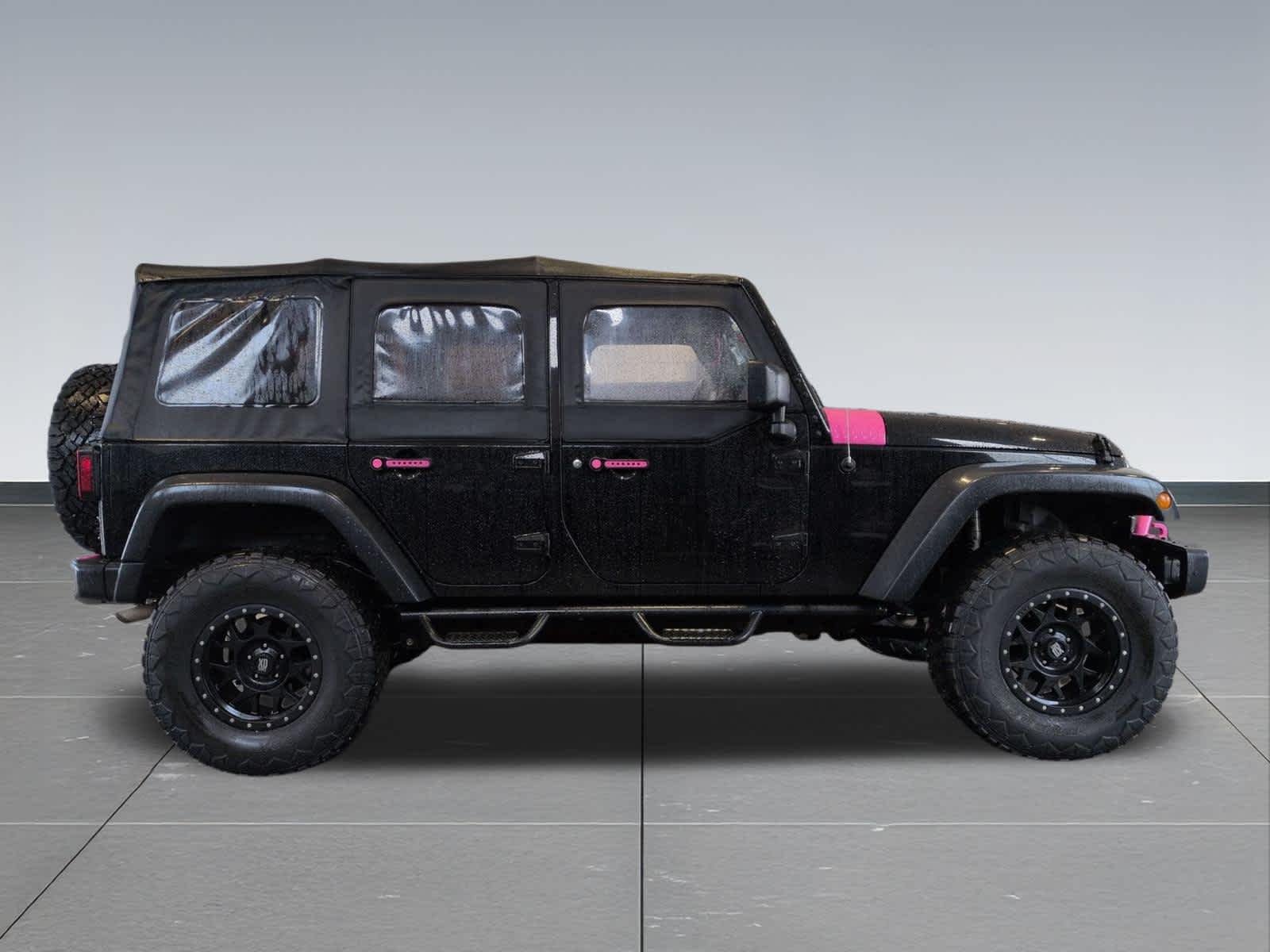 Thumbnail: 2017 Jeep Wrangler - 7