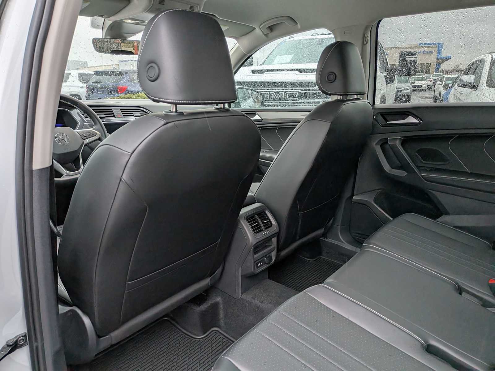 Thumbnail: 2024 Volkswagen Tiguan - 17