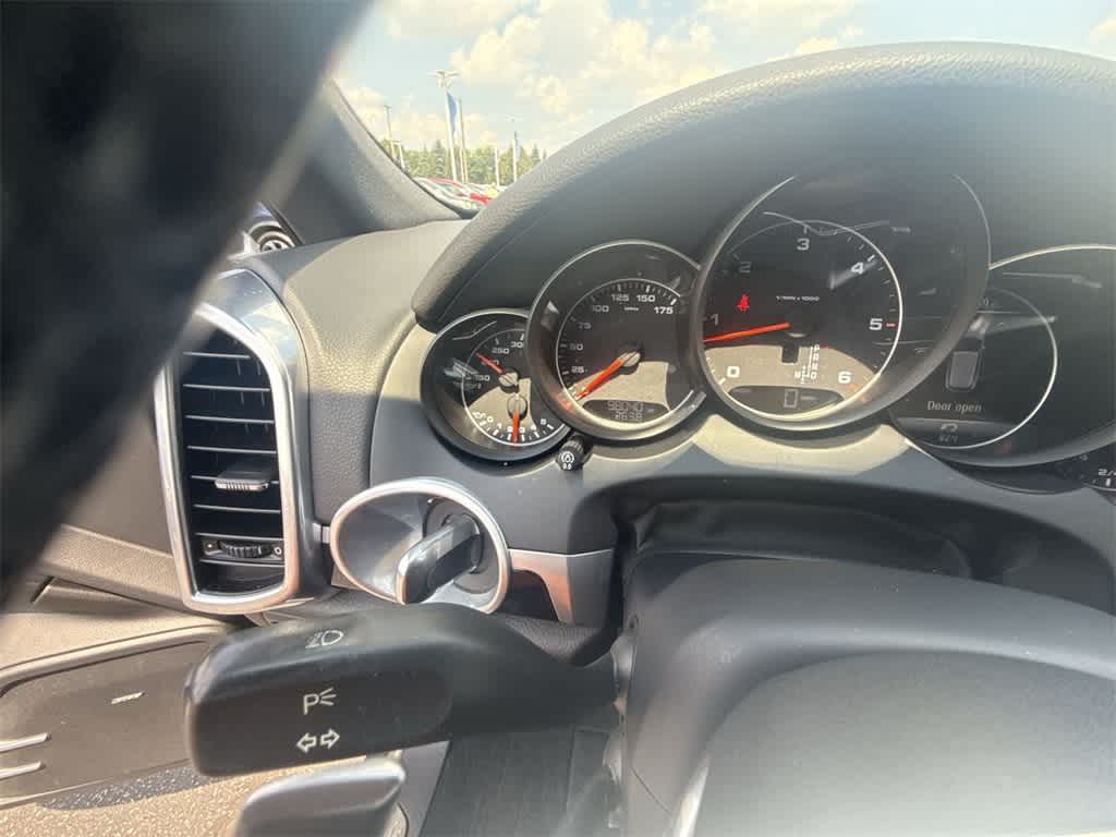 Thumbnail: 2015 Porsche Cayenne - 26