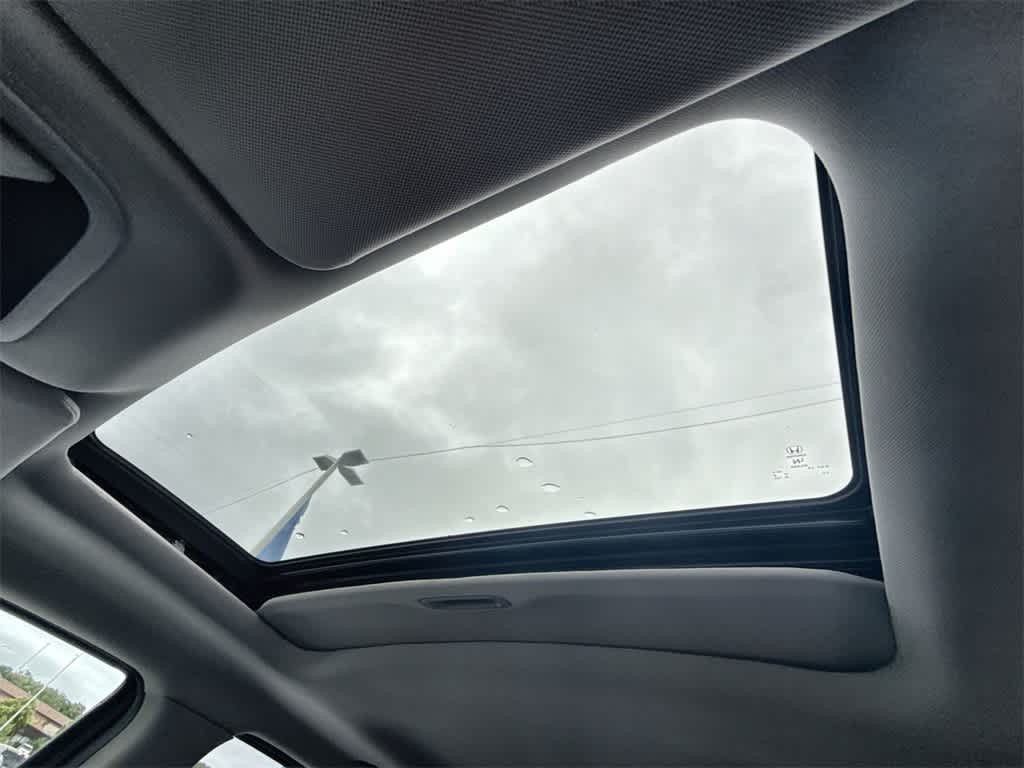 Thumbnail: 2013 Honda Ridgeline - 18