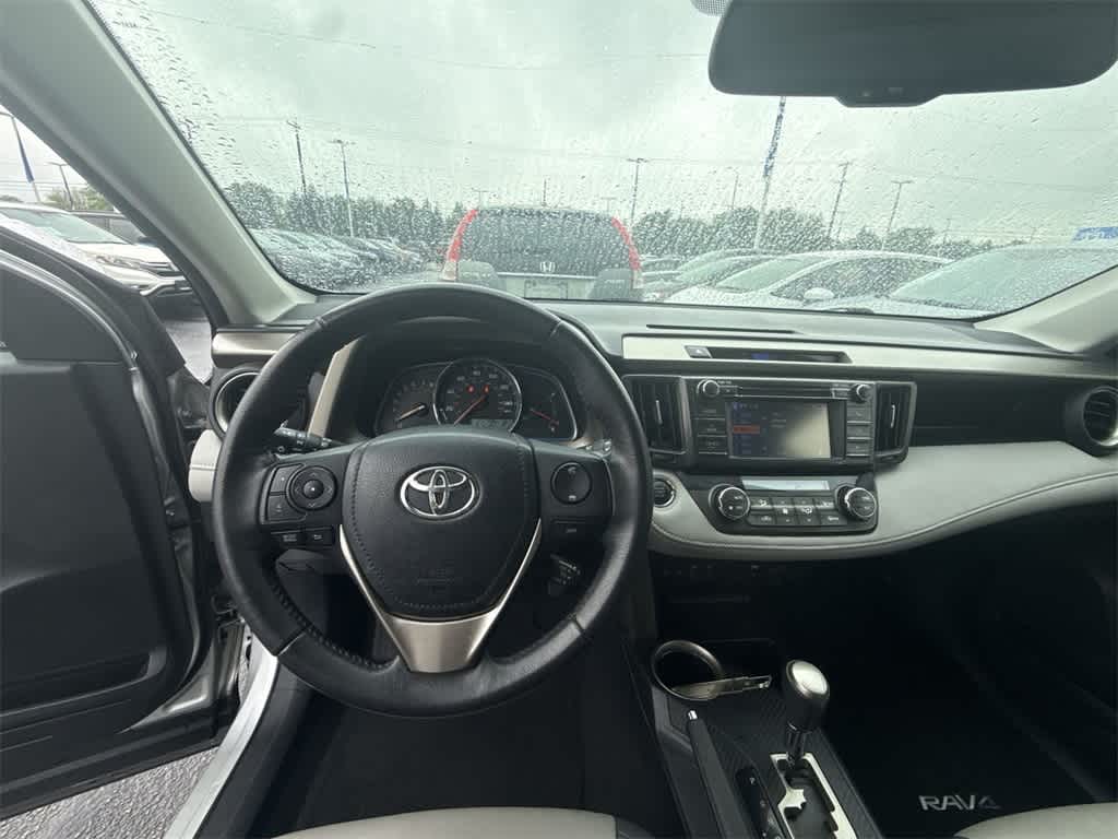 Thumbnail: 2013 Toyota RAV4 - 22