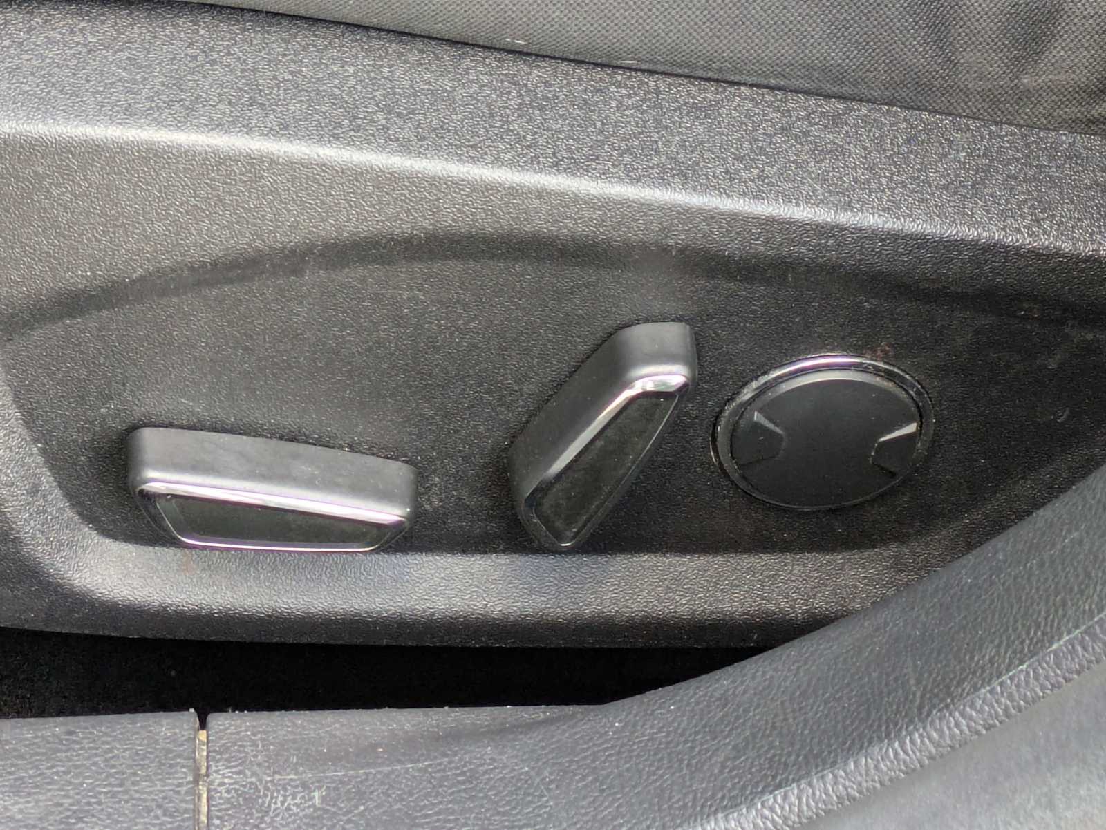 Thumbnail: 2018 Ford Fusion - 16