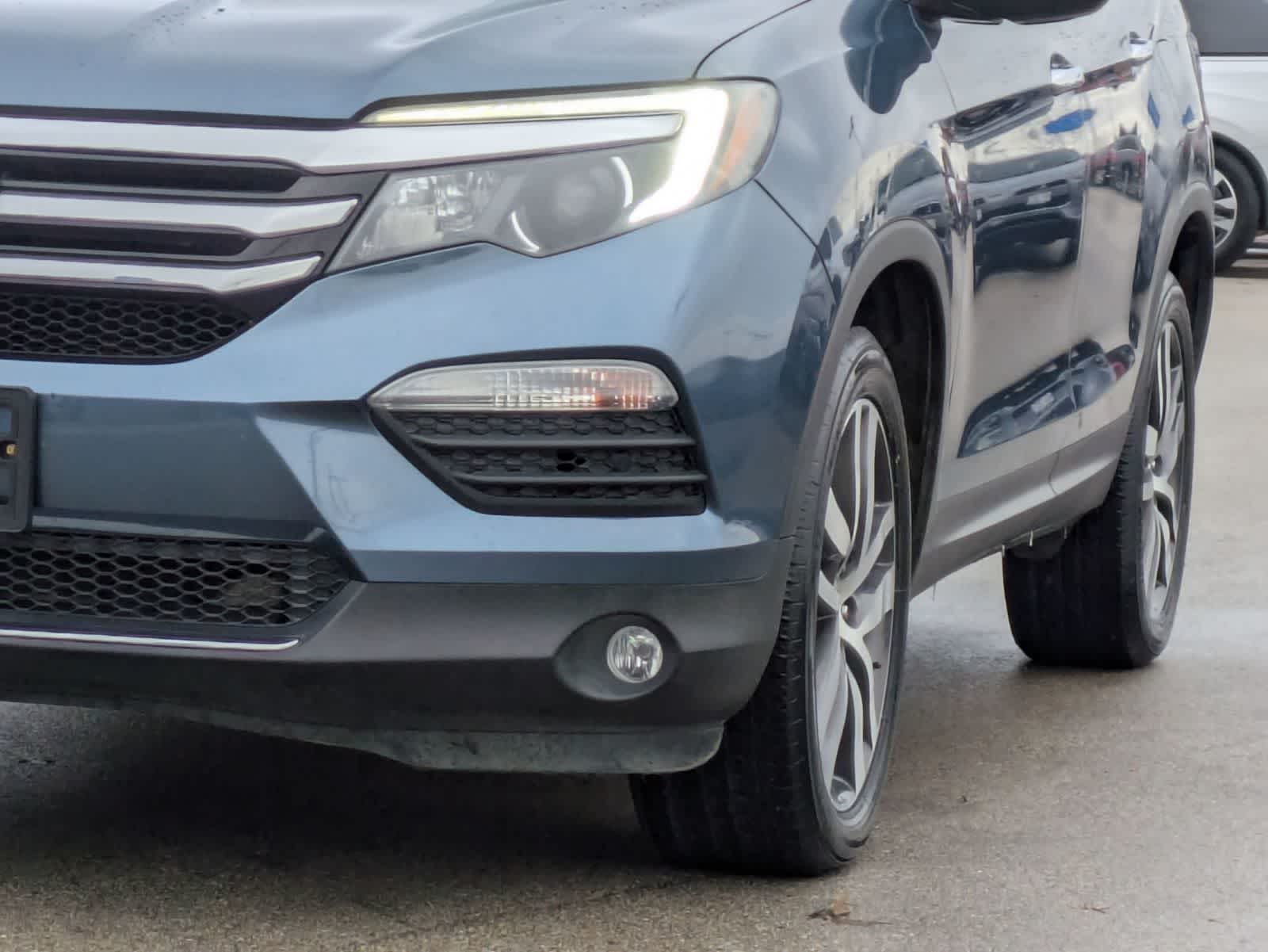 Thumbnail: 2018 Honda Pilot - 10