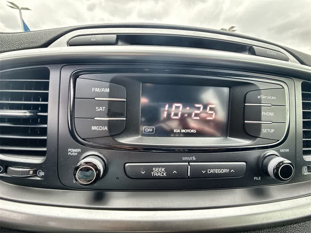2016 Kia Sorento LX 28