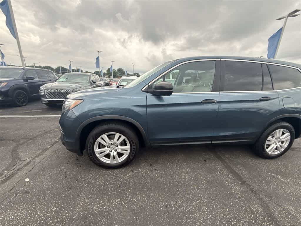 Thumbnail: 2016 Honda Pilot - 3