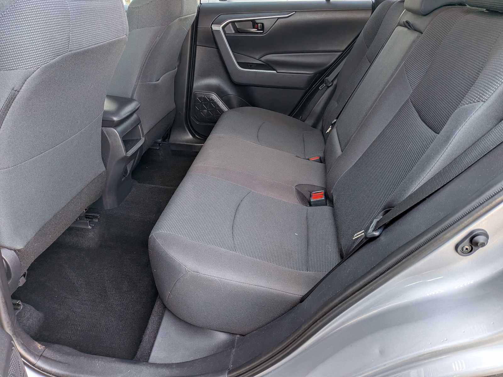 Thumbnail: 2019 Toyota RAV4 - 17