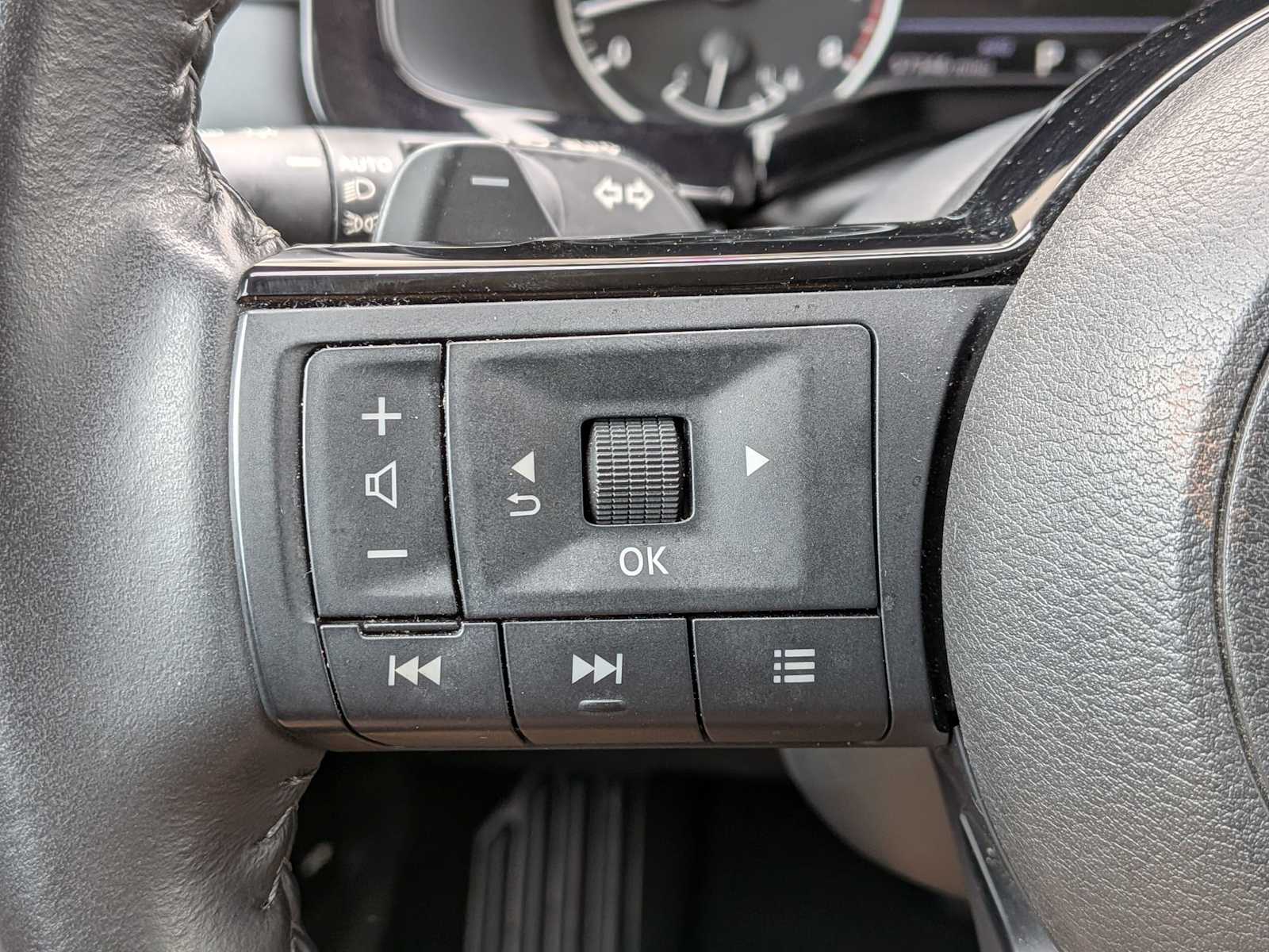 Thumbnail: 2023 Nissan Pathfinder - 23