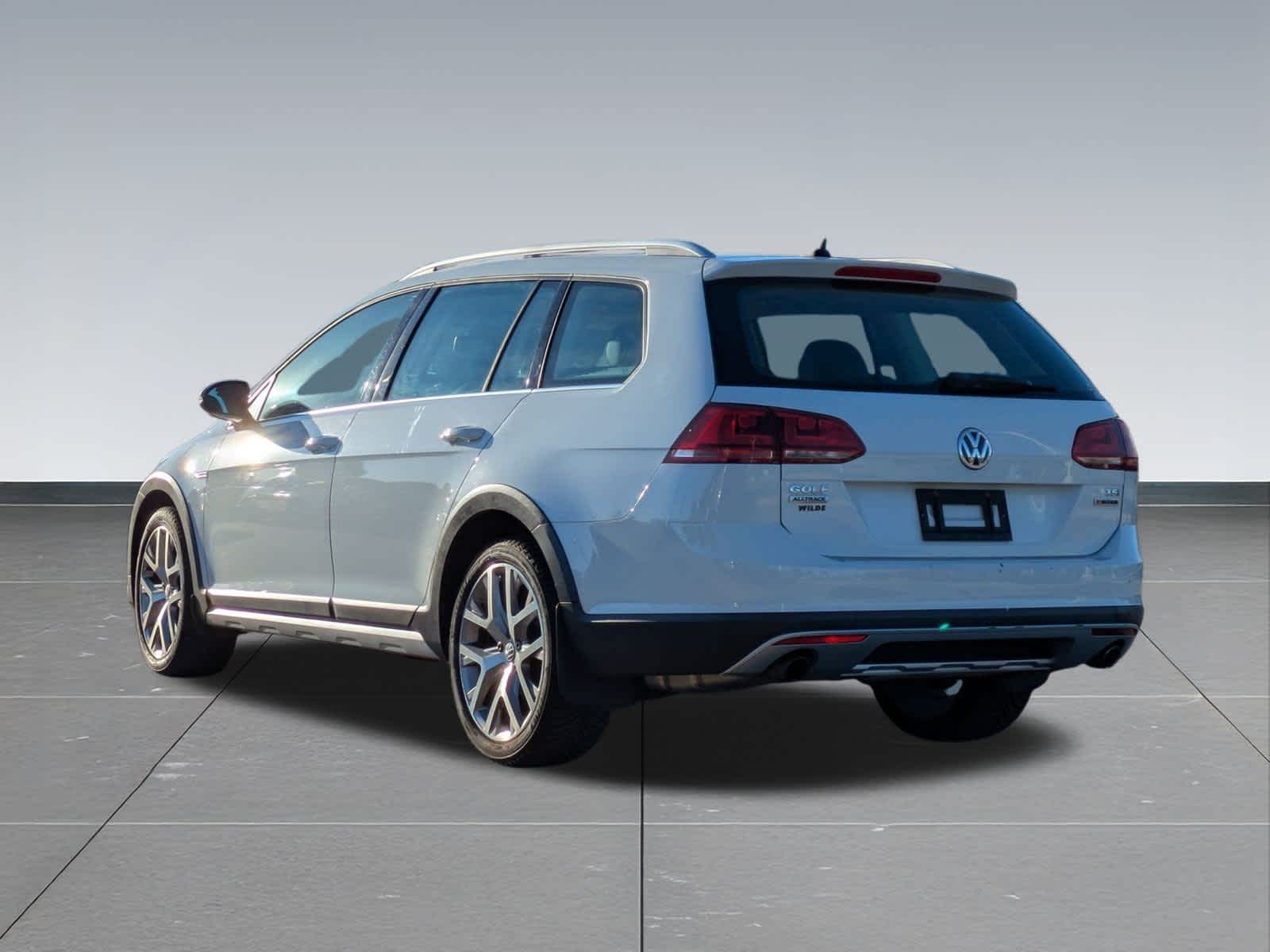 2017 Volkswagen Golf Alltrack TSI SEL 4Motion photo 4