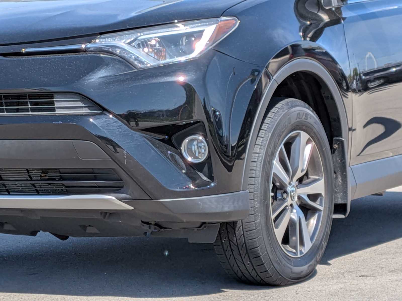 Thumbnail: 2016 Toyota RAV4 - 10