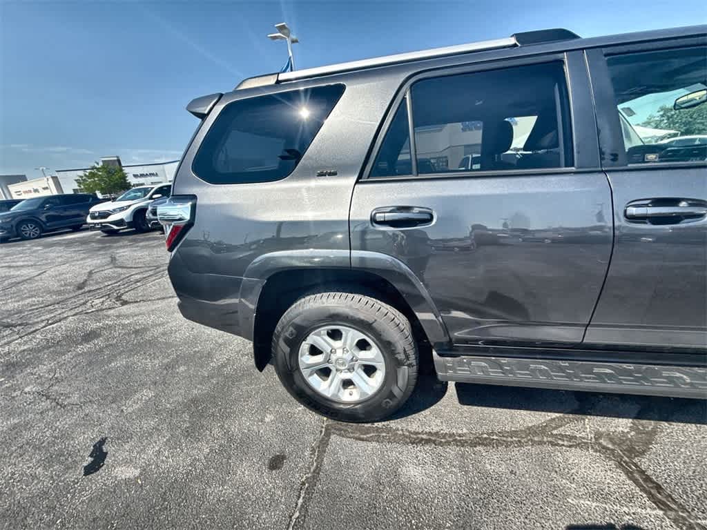 Thumbnail: 2019 Toyota 4Runner - 6