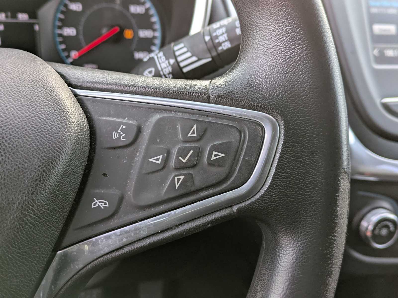 Thumbnail: 2018 Chevrolet Equinox - 23